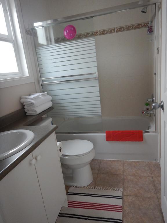 Clean And Quiet 2 Bdr 2 Bthr Private Entrance Entire Guests Suite Near Coquitlam Center Mall And Skytrain Luaran gambar